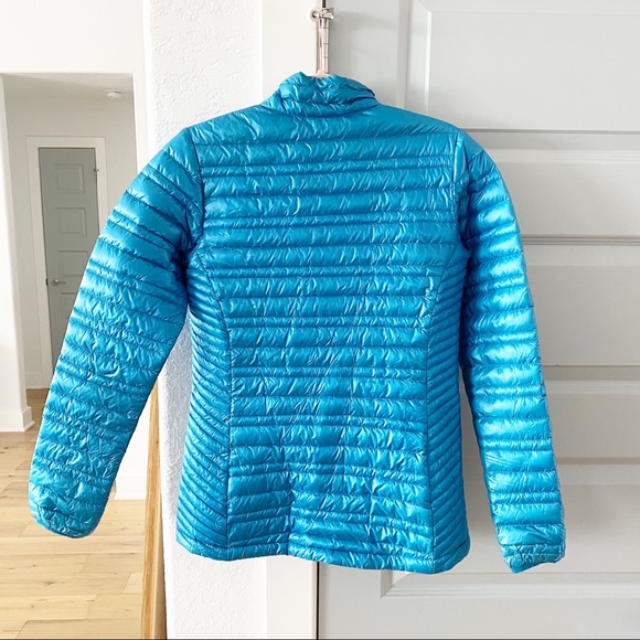 Patagonia Ultralight Down Puffer Jacket - Picture 3 of 6